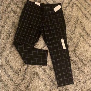 A New Day. Women’s trousers. Stretch. Size 16.